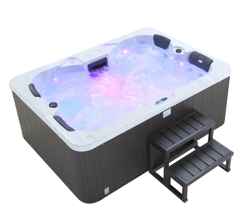 Miami Outdoor Whirlpool befüllt