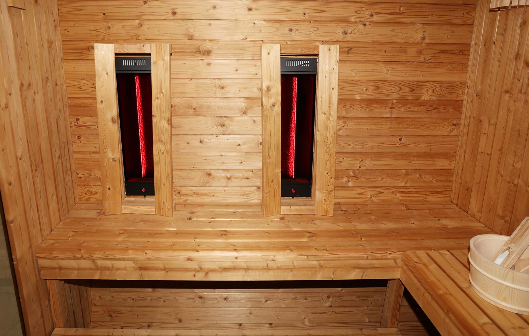 Outdoor Infrarot-Kombi-Sauna Borkum XL mit Vorraum und Harvia Saunaofen