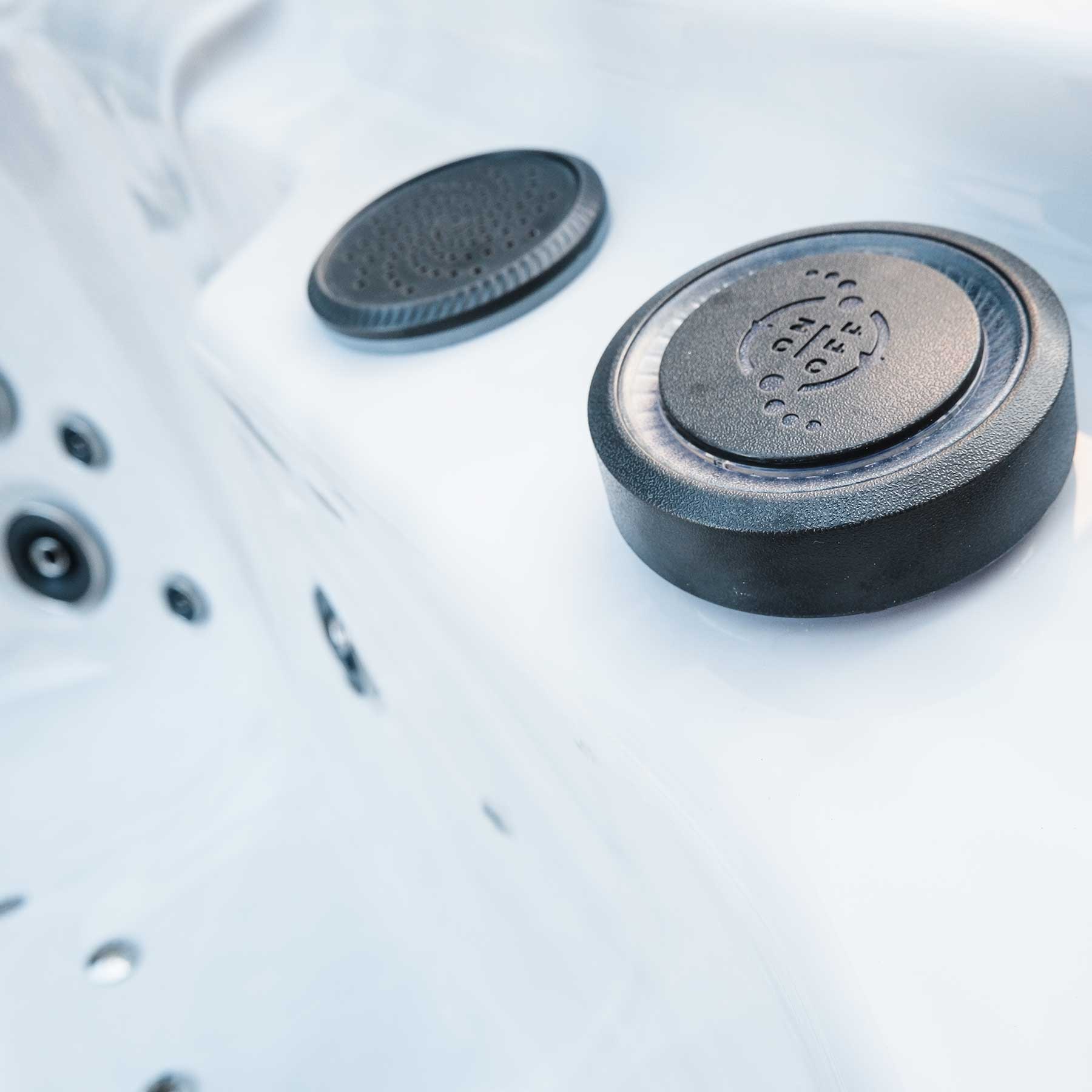 Aktionspaket Outdoor Whirlpool Chicago limited Edition, inkl. Thermoabdeckung und Treppe